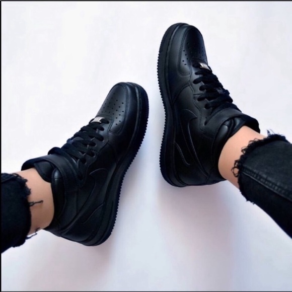 NWT Nike Air Force Triple Black - Picture 2 of 8